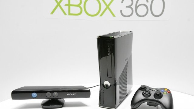 <p>
	Оспорваната игрална конзола Xbox 360. <em>Снимка: Архив Ройтерс</em></p>
