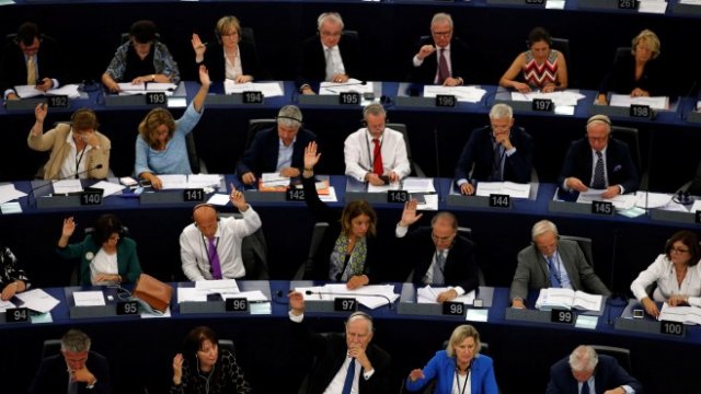 <p>
	Дебатът в ЕП. <em>Снимка: Ройтерс</em></p>
