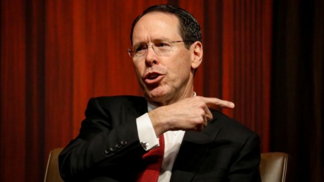<p>
	<em>Главният изпълнителен директор на AT&amp;T Рандал Стивънсън, Снимка: Ройтерс</em></p>
