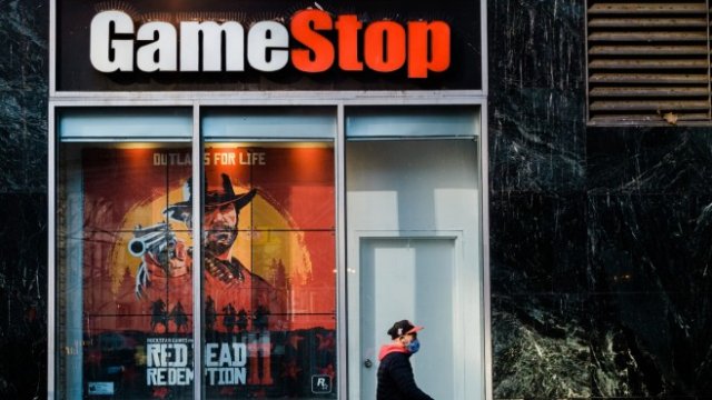 <p>
	Може ли GameStop да бъде спасена? <em>Снимка: Bloomberg LP</em></p>
