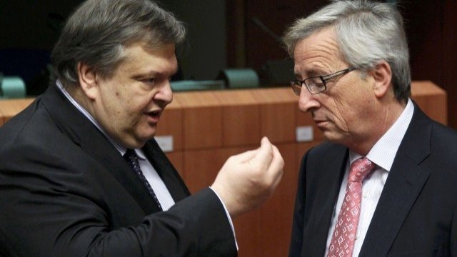 <p>
	Евангелос Венизелос (вляво) и Жан-Клод Юнкер. Снимка: Ройтерс</p>
