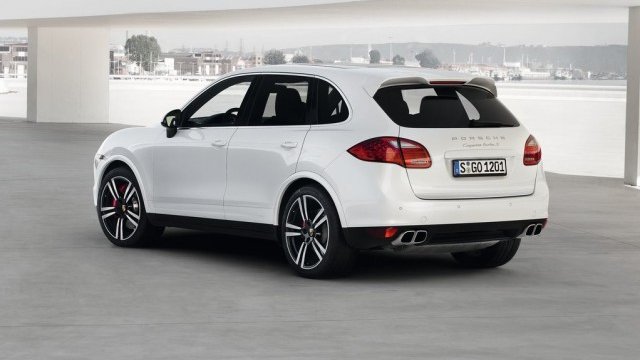 <p>
	Porsche дължи повече от половината си продажби през 2013 година на Cayenne.<em> Снимка: Porsche </em></p>
