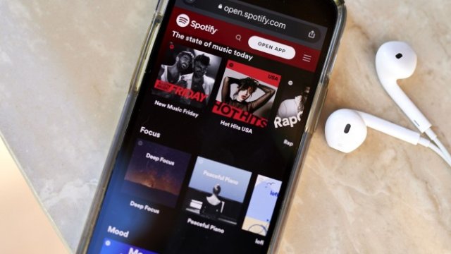 Spotify добави предупреждения за част от съдържанието
