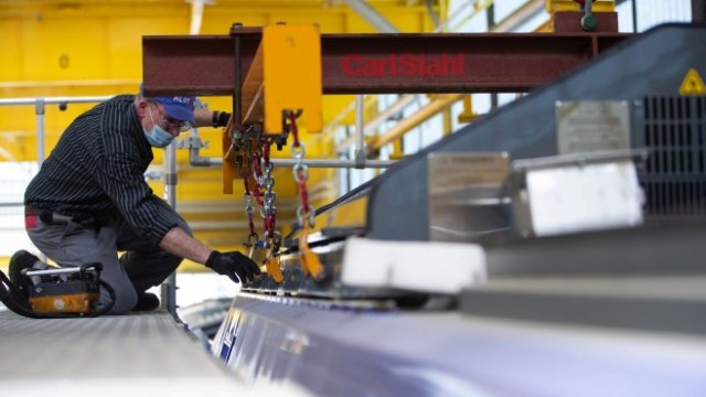 <p>
	Темпът на растеж на цените на суровините се е забавил до най-ниското си ниво от девет месеца, а цените на едро са нараснали с втория по бързина темп от близо 20 години.<em> Снимка: <em>Krisztian Bocsi/Bloomberg</em></em></p>
