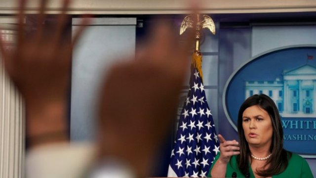 <p>
	Говорителката на Белия дом Сара Сандърс.&nbsp;<em>Снимка: Ройтерс</em></p>
