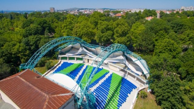 <p>
	Летният театър. <em>Снимка: община Бургас</em></p>
