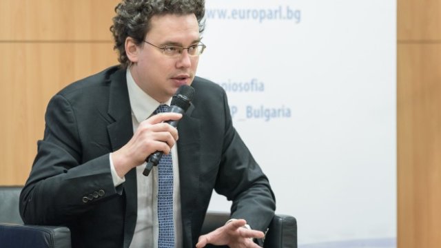 <p>
	Кирил Коротеев, ръководител на правния отдел на правозащитната организация &quot;Мемориал&quot;.<em> Снимка: Информационно бюро на Европейския парламент в България</em></p>
