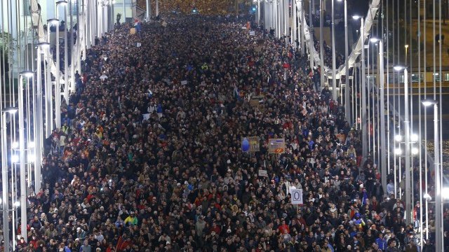 <p>
	Законопроектът предизвика масово недоволство в Будапеща. <em>Снимка: Ройтерс</em></p>
