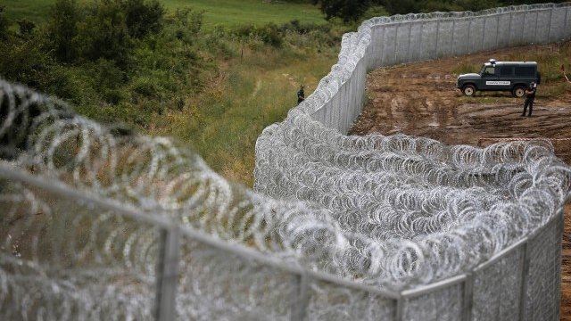 <p>
	Оградата на границата с Турция. <em>Снимка: архив Ройтерс</em></p>
