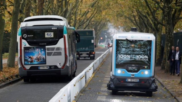 <p>
	<em>Тестове на автономни електромобили в Париж. Снимка: Ройтерс</em></p>
