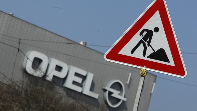 <p>
	В Европа GM има загуба от 700 млн. долара преди данъци. <em>Снимка: Ройтерс</em></p>
