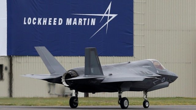 Lockheed Martin с най-големи шансове при търга за канадските изтребители