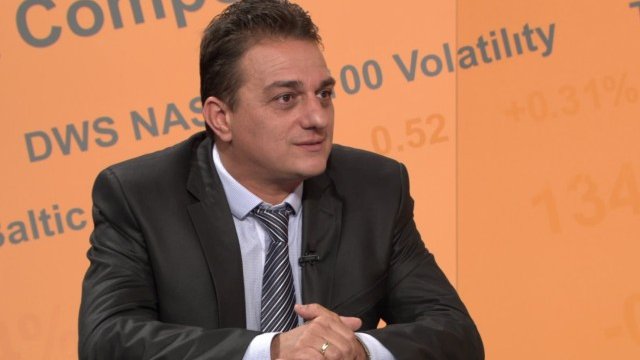 <p style="text-align: justify;">
	Николай Ялъмов, председател на СД на Капман Холдинг. <em>Снимка: Bloomberg TV Bulgaria</em></p>
