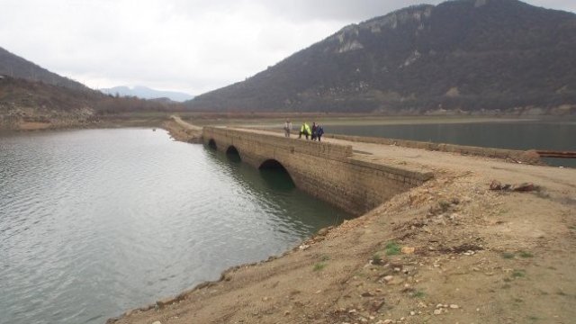 Недостигът на вода в язовир Камчия ще противопостави различните консуматори