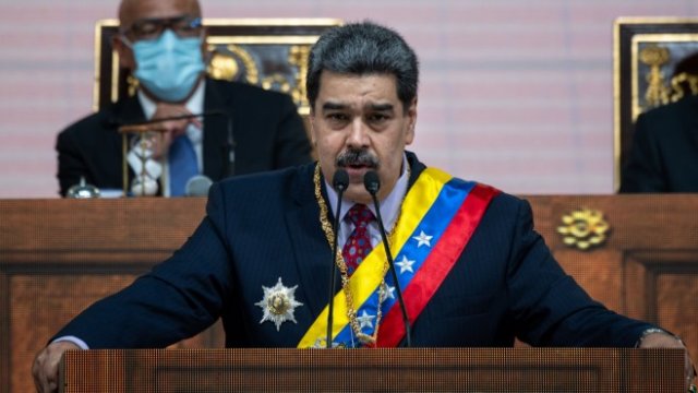 <p>
	Николас Мадуро, президентът на Венецуела, произнася реч за състоянието на съюза в Националното събрание в Каракас, Венецуела, в събота, 15 януари 2022 г. <em>Снимка: Bloomberg LP</em></p>
