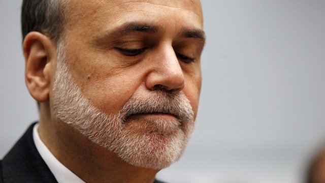 <p>
	Замисленият председател на Фед Бен Бернанке преди заседанието на комисията. <em>Снимка: Ройтерс</em></p>
