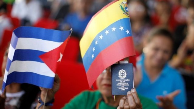 <p>
	Поддръжници на президента на Венецуела Николас Мадуро.&nbsp;<em>Снимка: Ройтерс</em></p>
