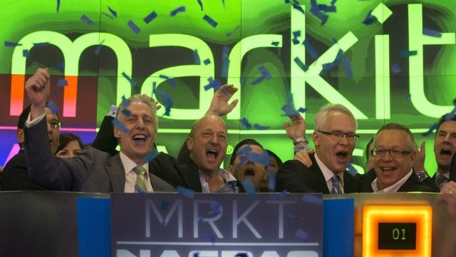 <p>
	Мениджърите на Markit при дебюта на компанията на фондовата борса Nasdaq в Ню Йорк през юни 2014 г. <em>Снимка: архив Ройтерс</em></p>
