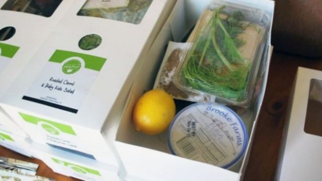 <p>
	Така изглеждат кутиите на стартъпа. Освен продукти, те съдържат и съответната рецепта. <em>Снимка: Pinterest</em></p>
