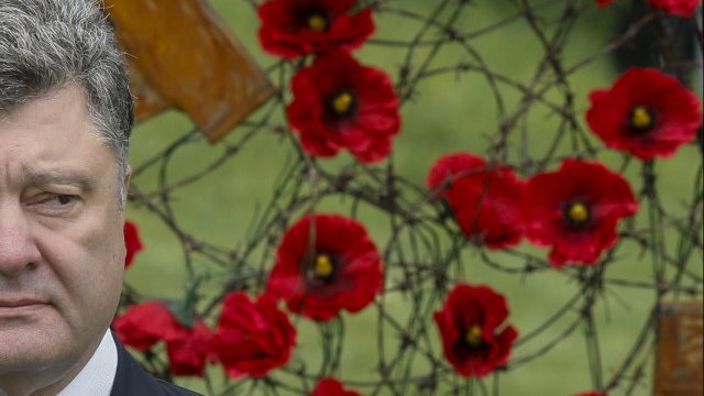 <p>
	Порошенко: В истинска война сме с Русия. <em>Снимка: Ройтерс</em></p>
