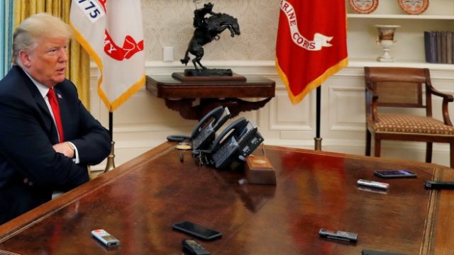 <p>
	Тръмп по време на интервюто с журналистите на Ройтерс. <em>Снимка: Ройтерс</em></p>
