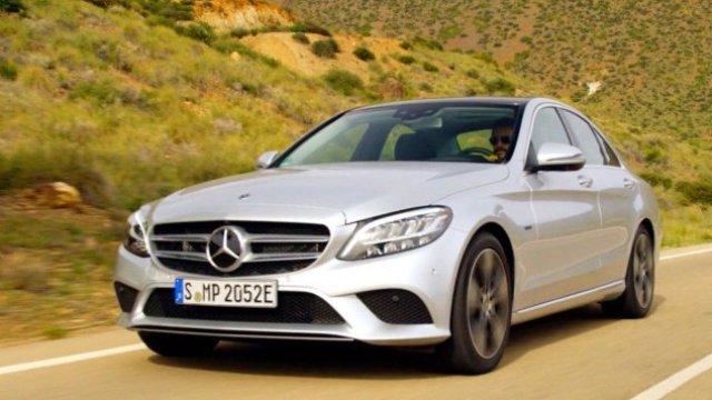 <p>
	Mercedes C-class вероятно би попаднал в челната десетка, но данните за продажбите му липсват в статистиката.</p>
<p>
	&nbsp;</p>
