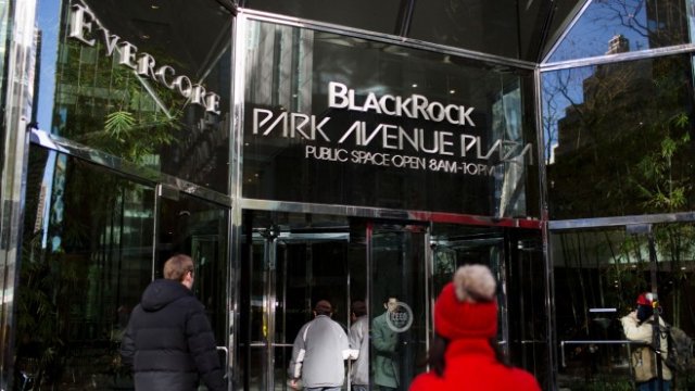 <p>
	Централата на Blackrock в Ню Йорк. <em>Снимка: Bloomberg</em></p>
