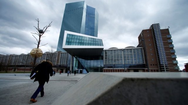 <p>
	Сградата на ЕЦБ. <em>Снимка: Архив Ройтерс</em></p>
