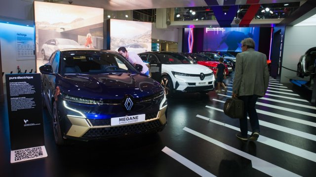 Де Мео: Renault е на прав път с новия си електромобил