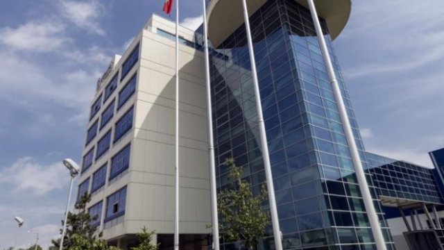 <p>
	<em>Завод на "Софарма" в гр. София</em></p>
