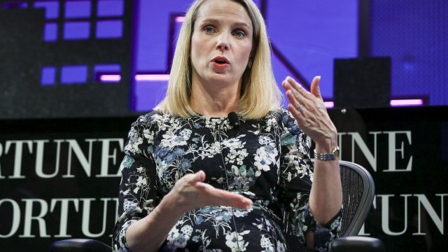 <p>
	Yahoo скоро може да се раздели и с шефа си Мариса Майер. <em>Снимка: Ройтерс</em></p>
