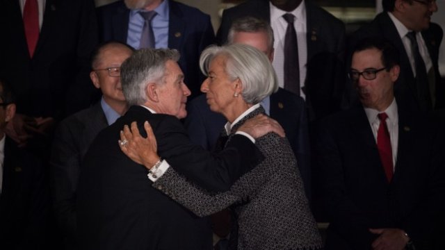 <p>
	Джером Пауъл (вляво) и Кристин Лагард. <em>Снимка: Bloomberg LP</em></p>
