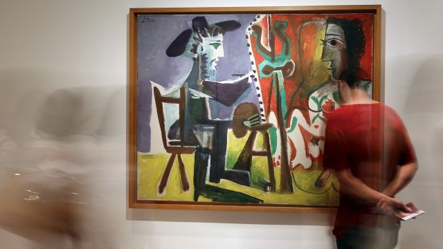 <p>
	Картината &quot;Художникът и неговият модел&quot; на Пикасо <em>Снимка: Ройтерс</em></p>
