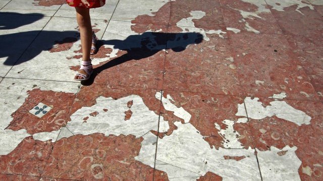 <p style="text-align: justify;">
	С мерките за строги икономии страните от периферията са намалили дефицитите по текущите си сметки и са подобрили показателите си за нивото на външния дълг към износа. <em>Снимка: Ройтерс</em></p>
