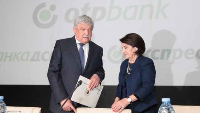 <p>
	Главните изпълнителни директори на ОТП Банк и Банка ДСК Шандор Чани и Виолина Маринова. <em>Снимка: Димитър Кьосемарлиев, Investor Media Group</em></p>
