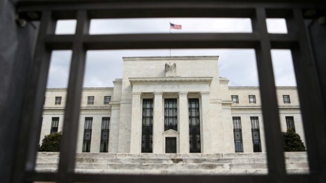 <p>
	Сградата на Фед във Вашингтон. <em>Снимка: Ройтерс</em></p>
