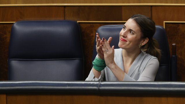 Испанският министър на равенството Ирене Монтеро. Снимка:  EPA/Javier Lizon