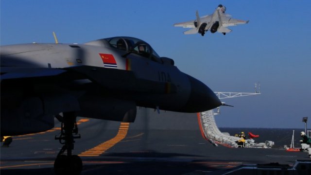 <p>
	Бюджетът на Китай за отбрана е 145 млрд. долара през 2016 г.&nbsp;<em>Снимка: архив Ройтерс</em></p>
