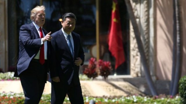 <p>
	Президентът на САЩ Доналд Тръмп на една от срещите си с президента на Китай Си Дзинпин. <em>Снимка: архив Ройтерс</em></p>
