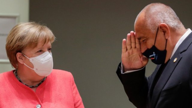 <p>
	Ангела Меркел и Бойко Борисов. <em>Снимка:&nbsp;EPA/STEPHANIE LECOCQ / POOL</em></p>

