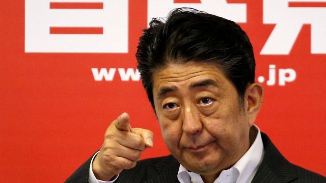 <p>
	Премиерът на страната Шиндзо Абе. <em>Снимка: Ройтерс</em></p>
