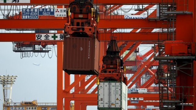 <p>
	Разочароващите данни от последните месеци увеличават опасенията за перспективите пред растежа. <em>Снимка: Ройтерс</em></p>
