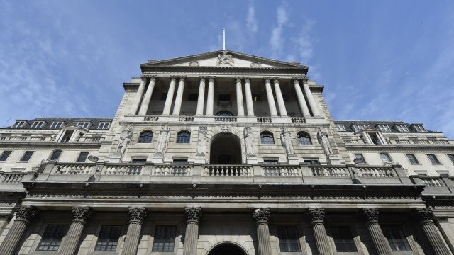 <p style="text-align: justify;">
	Сградата на Анлийската централна банка. <em>Снимка: архив, Ройтерс</em></p>
