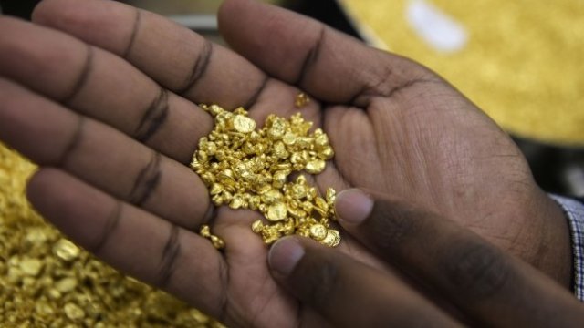 Ейдриън Аш: Санкциите върху руското злато няма да се отразят на цените на пазара