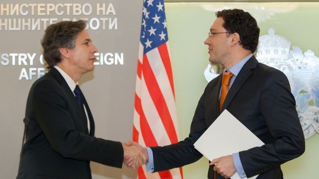 <p>
	Антъни Блинкен (вляво) и Даниел Митов. <em>Снимка: МВнР</em></p>
