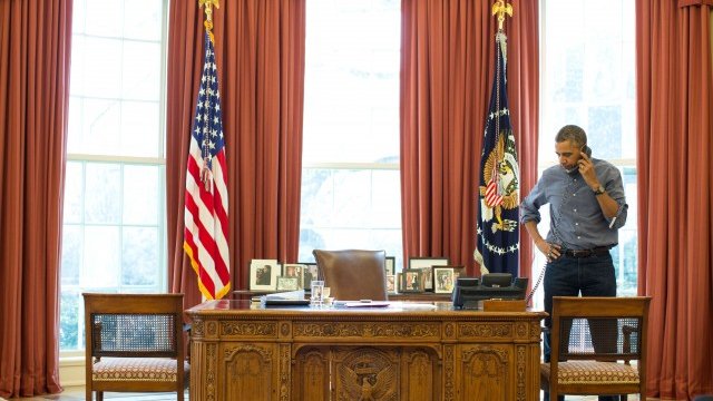 <p>
	Президентът Обама планира да повиши данъците на част от средната класа, както и на богатите хора. <em>Снимка: Ройтерс</em></p>
