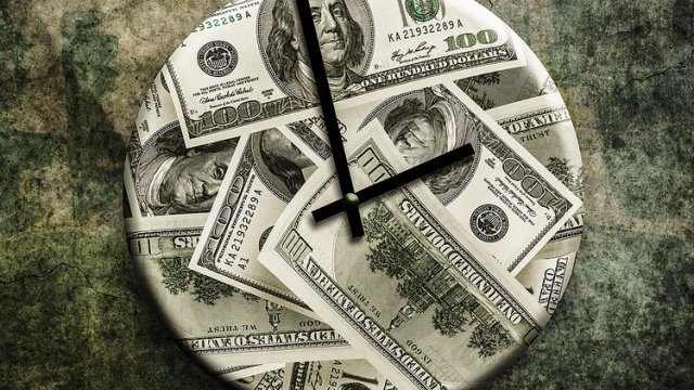 <p style="text-align: start;">
	<span style="text-align: center; ">Отрицателната стойност на парите във времето вече преобладава на повечето сигурни европейски пазари. <em>Снимка: Flickr, Лиценз: Creative Commons</em></span></p>
