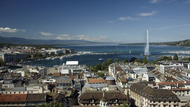 <p>
	Изглед към Женевското езеро. Снимка: Ройтерс</p>
