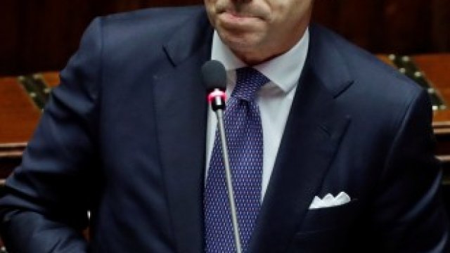 <p>
	Джузепе Конте по време на заседанието на парламента.&nbsp;<em>Снимка: Ройтерс</em></p>
