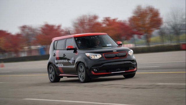 <p>
	Прототип, чрез който инженерите на KIA изпробват новите технологии. <em>Снимка: KIA &nbsp;</em></p>
